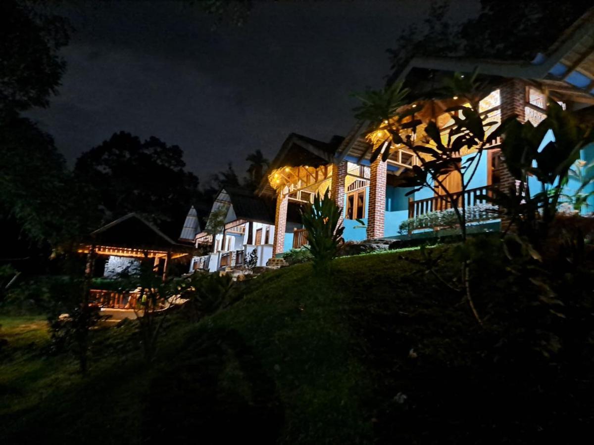 Asim Paris Guesthouse & Jungle Trekking Bukit Lawang Exterior foto